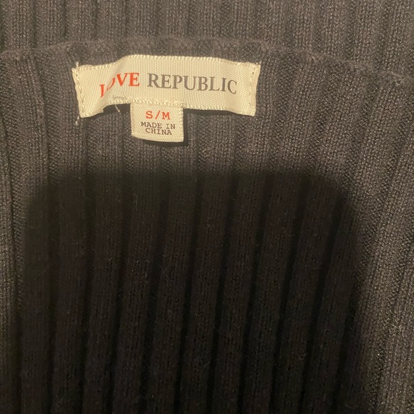 ⭐️Black Top - Picture 2 of 2